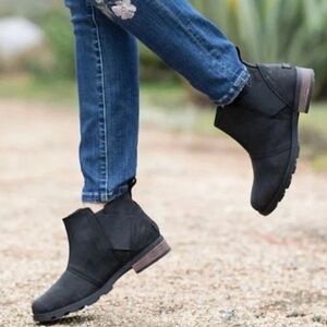Sorel Emelie Black Leather Chelsea Boots Size 7